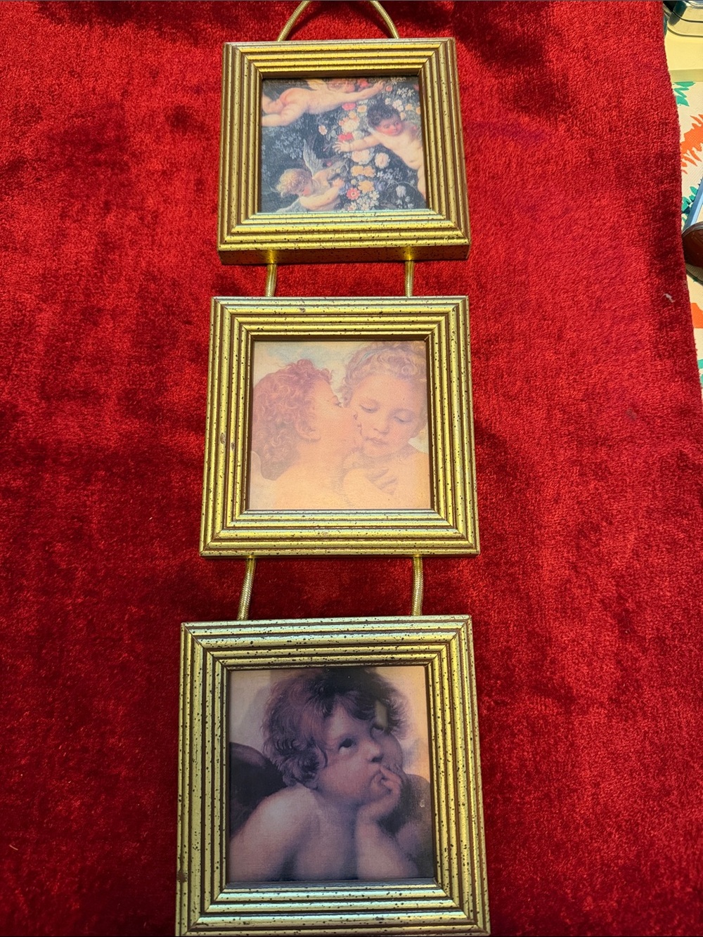 Distressed brushed Gold Tone Triple Cherub Wall Frame -excellent condition